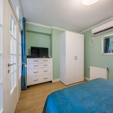 Floor Terrace In Location - Adela Bukarest