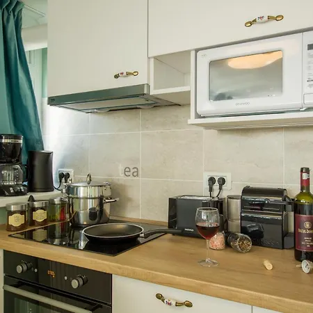 Floor Terrace In Location - Adela Apartment *